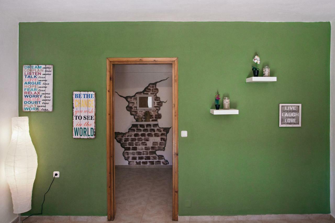 Olive Green House อาเยีย เปลาเยีย ภายนอก รูปภาพ