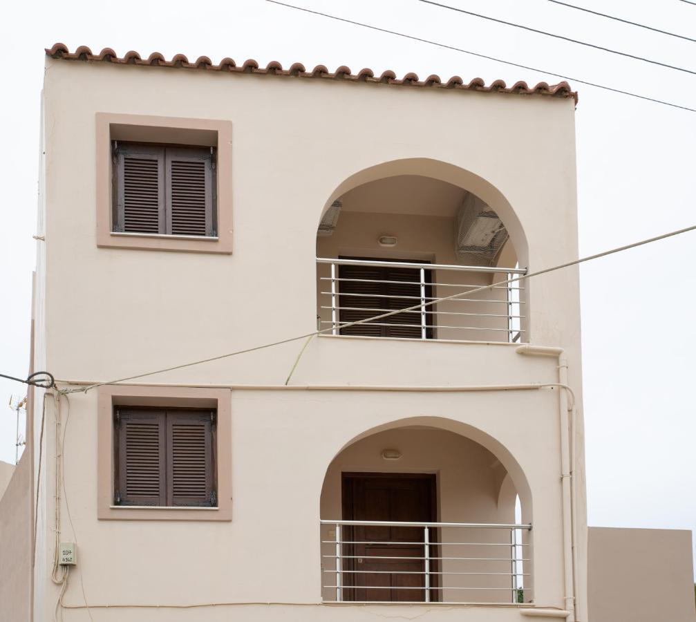 Olive Green House อาเยีย เปลาเยีย ภายนอก รูปภาพ